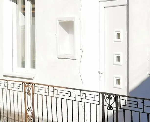 Lovag Design *